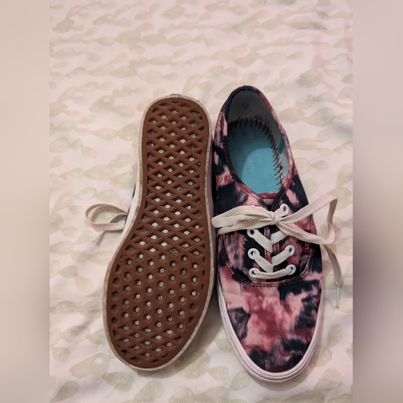 Woman's Vans shoes - Picture 2 of 3